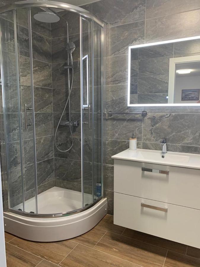 Apartmani Albatros Perusic Buitenkant foto