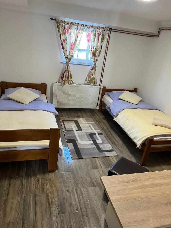 Apartmani Albatros Perusic Buitenkant foto