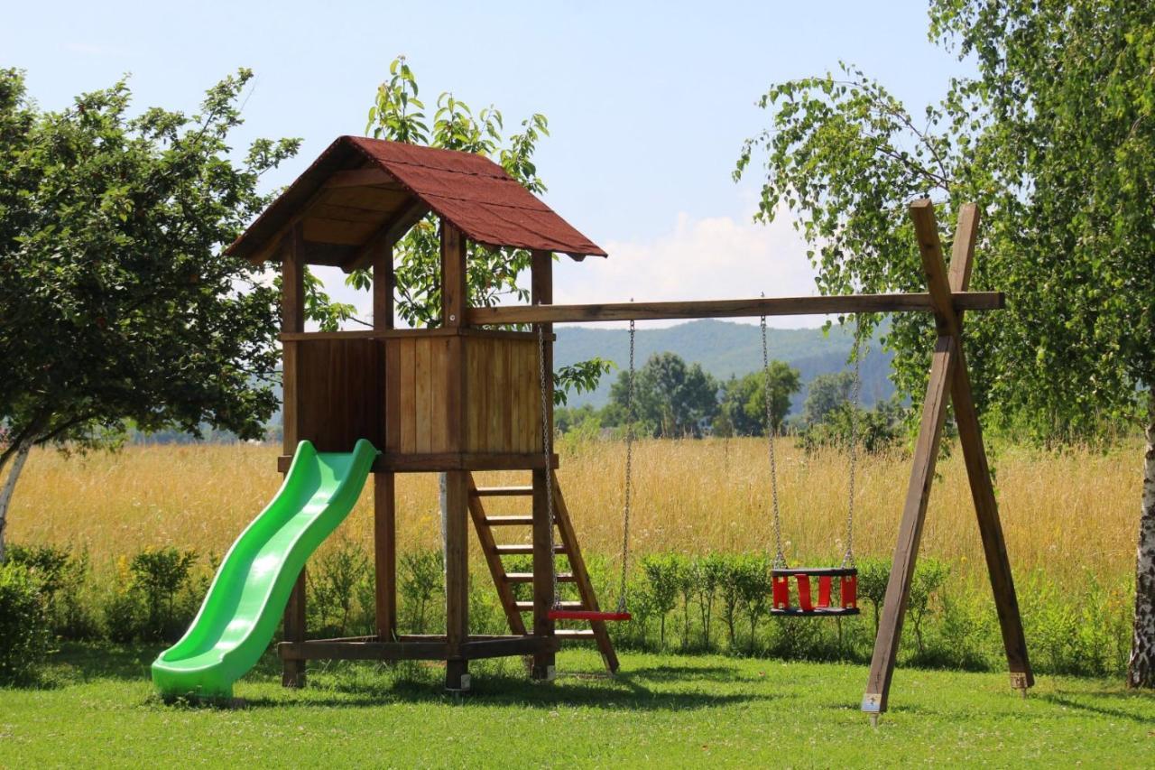 Apartmani Albatros Perusic Buitenkant foto