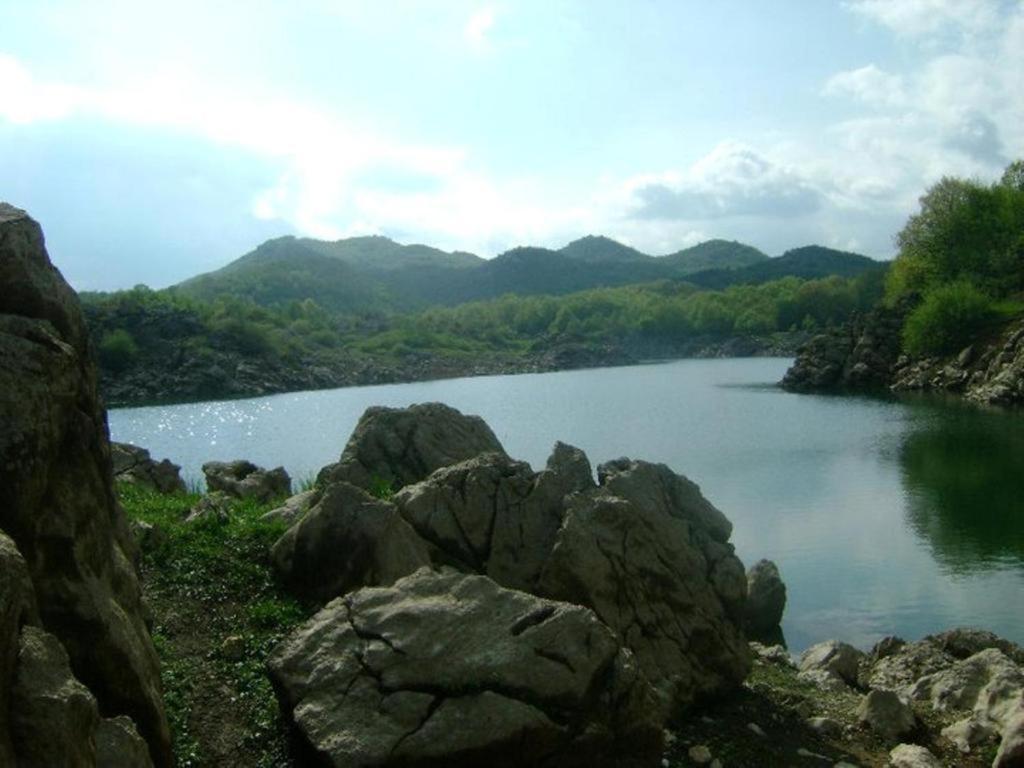 Apartmani Albatros Perusic Buitenkant foto