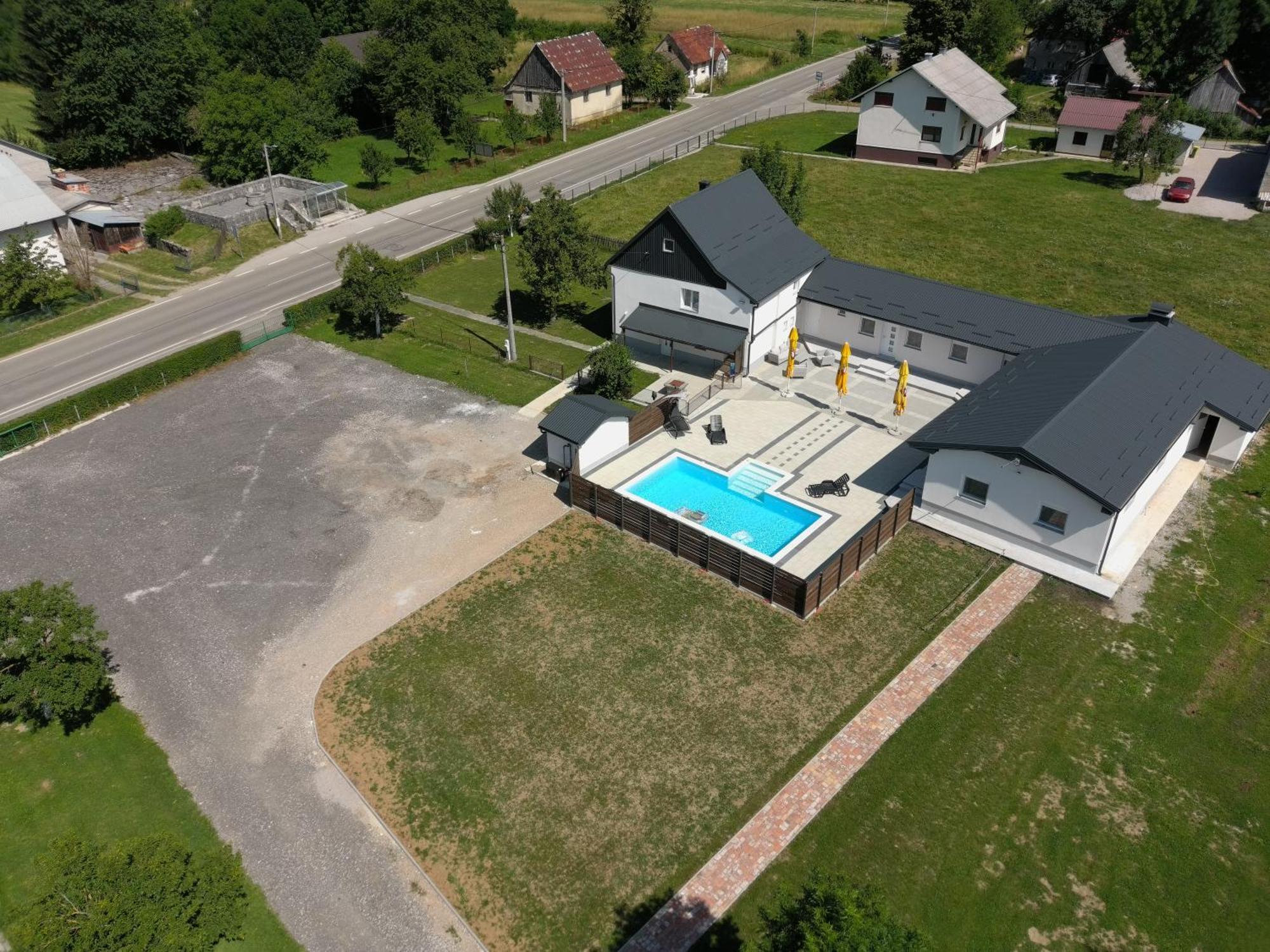 Apartmani Albatros Perusic Buitenkant foto